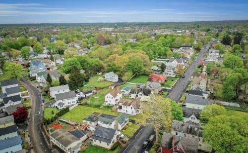 49 Kilton St, Taunton MA 02780-2953 exterior