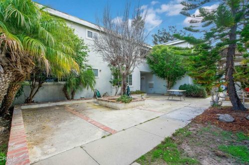 5325 Driftwood St, Oxnard CA 93035-1030 exterior