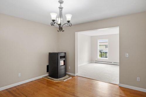 465 Josiah Bartlett Rd, Concord NH 03301-5919 exterior