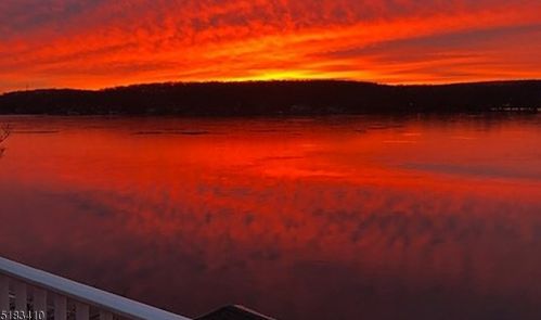 7 Elba Ave, Hopatcong NJ  07843-1807 exterior