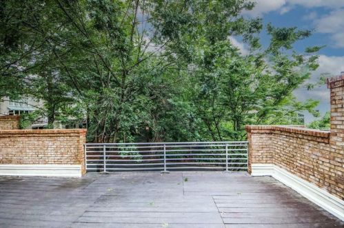 1255 Apple Valley Rd, Atlanta GA  30319-5424 exterior