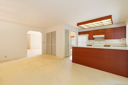 2146 Halakau St, Honolulu HI 96821-2631 exterior