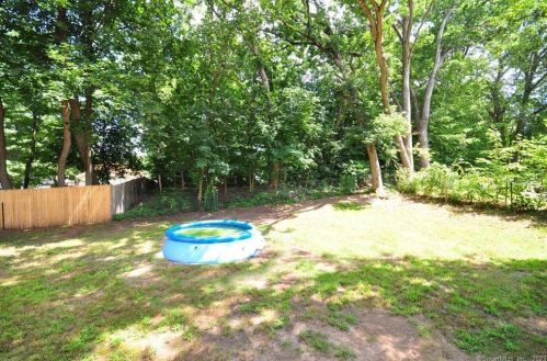 81 White St, Manchester CT 06042-3127 exterior