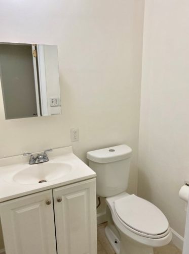 2461 Corteland Dr, Pittsburgh PA  15241-2525 exterior