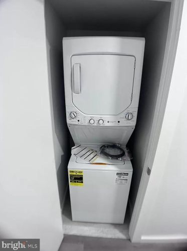 1300 Lawrence St, Philadelphia PA 19147-5921 exterior