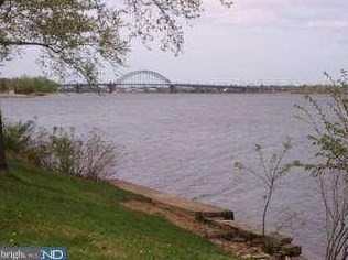 204 2 St, Riverton NJ 08077-1169 exterior