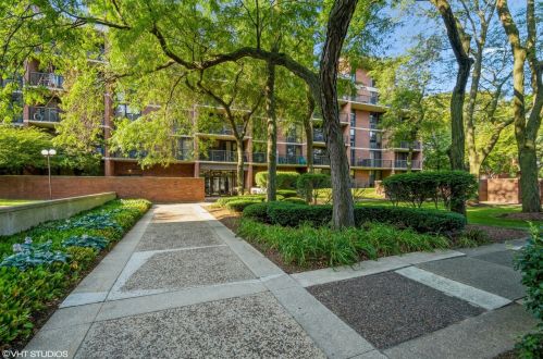 2941 Michigan Ave, Chicago IL 60616-0047 exterior