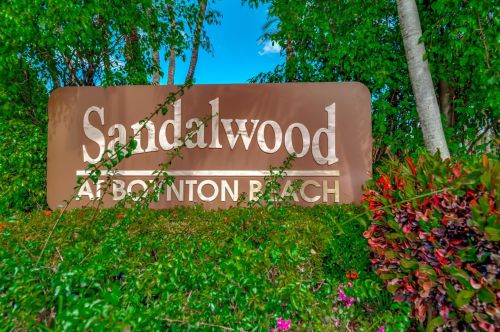 102 Buttonwood Ln, Boynton Beach FL 33436-7110 exterior