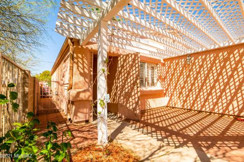 7325 Cross Ridge Pl, Tucson AZ  85710-6075 exterior