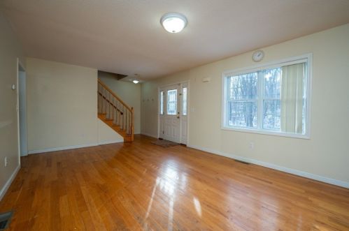 29 Pocantico Ave, Springfield MA 01109-1463 exterior