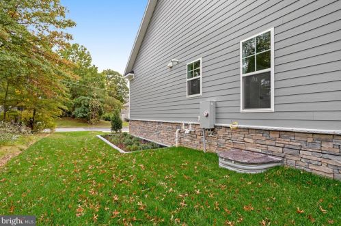 920 Darton Dr, Alexandria VA 22308-2021 exterior