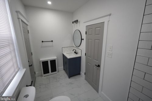 2858 Aramingo Ave, Philadelphia PA  19134-4224 exterior