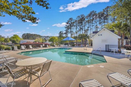 244 Cross Rd, Bluffton SC 29910-5131 exterior