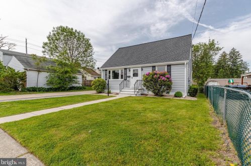 1871 Arena Dr, Trenton NJ 08610-2605 exterior