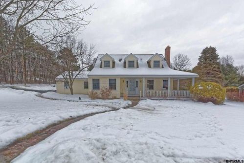 2 Homestead Rd, Schenectady, NY 12302-3716