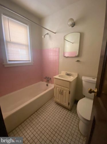 241 54th St, Washington DC 20019-6624 exterior