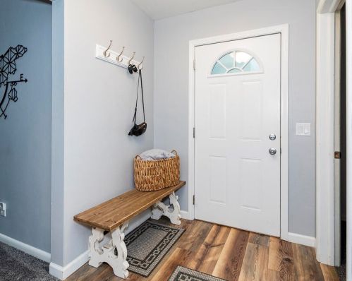 6225 Plainfield Ave, Kalamazoo, MI 49048-9476