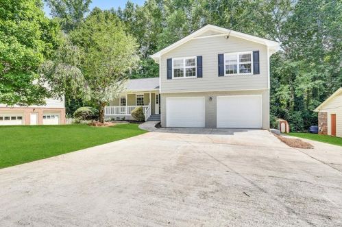 2924 Windfield Cir, Tucker GA  30084-6714 exterior