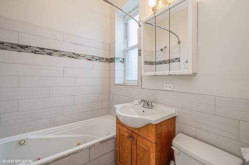 5327 Michigan Ave, Chicago IL 60615-4625 exterior