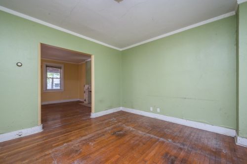 5735 Pocusset St, Pittsburgh PA 15217-2218 exterior