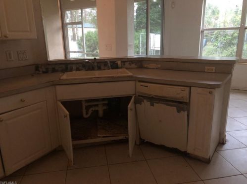 2362 27 Ave, Naples FL 34120-7411 exterior