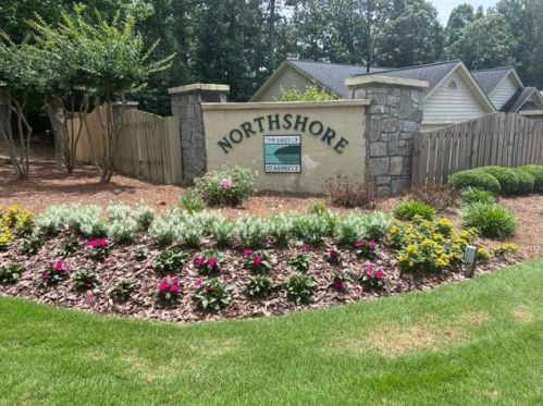 582 Shr Rd, Lithonia GA 30058-5991 exterior