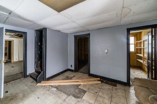 9002 Mackinaw Ave, Chicago IL 60617-4437 exterior