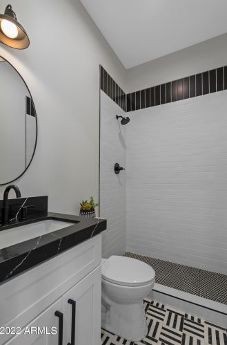 6841 12th Ave, Phoenix AZ  85013-1021 exterior