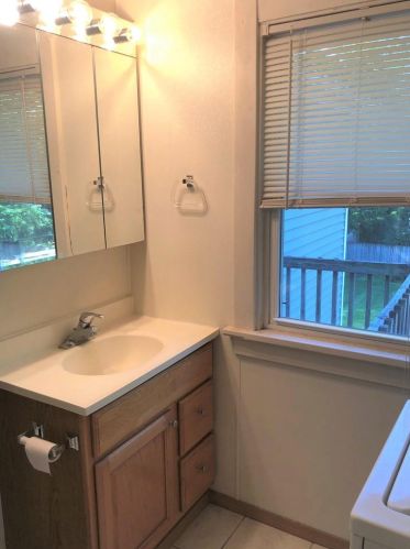 3221 Milwaukee St, Madison WI 53714-2117 exterior