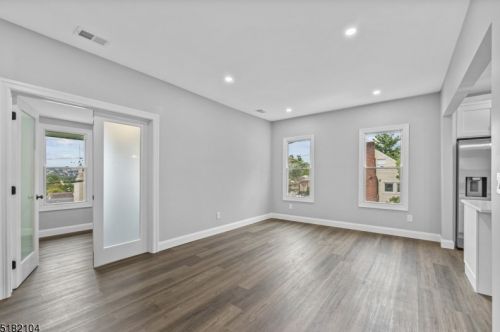 156 Barnert Ave, Paterson NJ  07512-1640 exterior