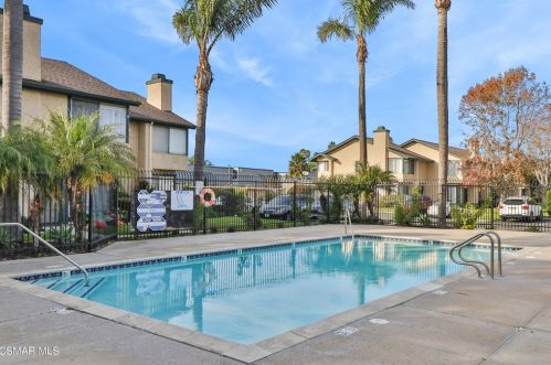 5239 Perkins Rd, Oxnard CA 93033-8358 exterior