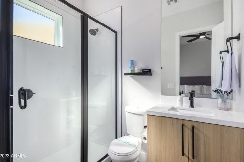 3118 42nd St, Phoenix AZ  85018-6418 exterior