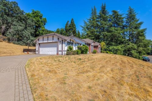 9821 Blue Lake Dr, Folsom, CA 95630-1909