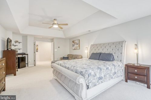 42104 Glynn Tarra Pl, Leesburg VA  20176-5478 exterior