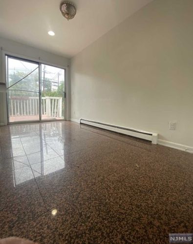 195 Fort Lee Rd, Teaneck NJ  07666-3951 exterior