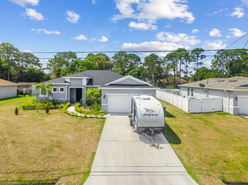 1482 Hunnicut Ave, Fort Pierce FL  34953-7002 exterior