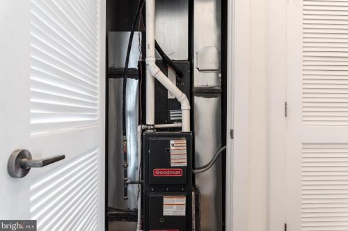 1413 Darien St, Philadelphia PA 19147-5726 exterior