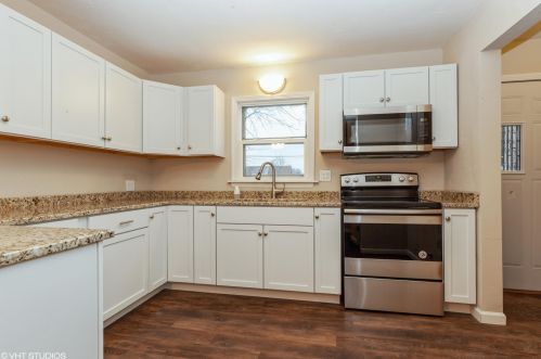 3137 28th St, Milwaukee, WI 53215-4307