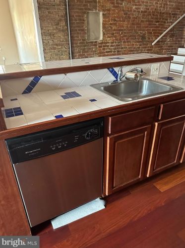 635-37 3rd St, Philadelphia PA  19123-2919 exterior