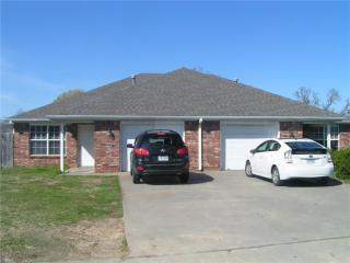 3194 Yorkshire Cir, Springdale AR  72764-2819 exterior