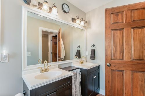 1758 Starr View Ln, Middlevle MI 49333-8061 exterior