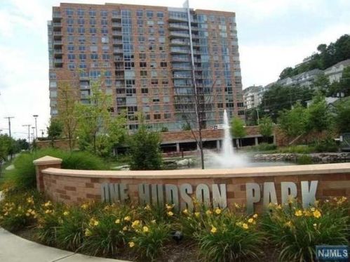 307 Hudson Park, Edgewater, NJ 07020-1495