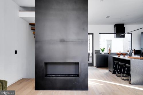 1355 Kater St, Philadelphia PA 19147-1817 exterior