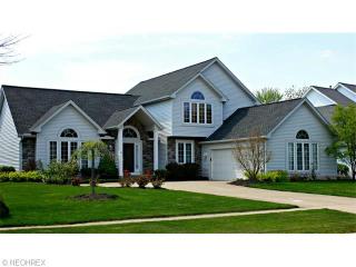 19749 Stoughton Dr, Cleveland, OH 44149-5665