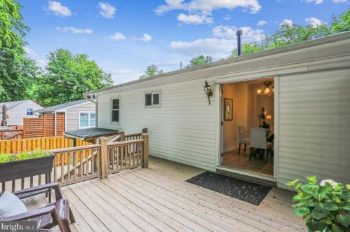 218 Forest Ave, Rockville MD 20850-1820 exterior