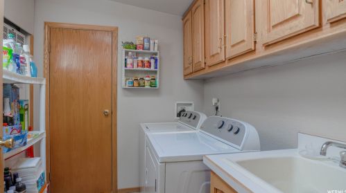 178 Alta Vw Way, Sandy UT 84070-3258 exterior