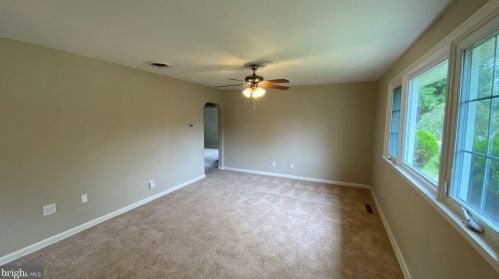 438 Merchant St, Camden, NJ 08106-1941