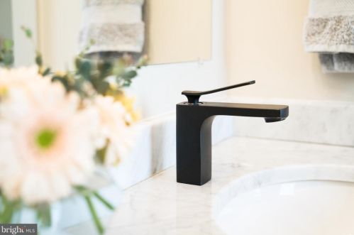 1307 Corbin Pl, Washington DC 20002 exterior