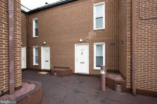 1210 33rd St, Washington DC  20007-3201 exterior