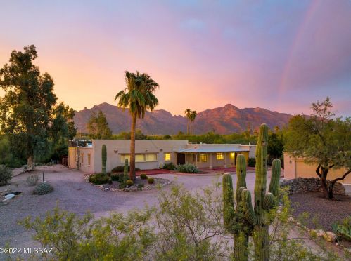 6882 Casas Adobes Dr, Tucson AZ 85704-6126 exterior